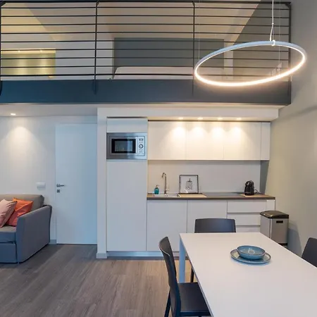 Broletto - By Myhomeincomo * كومو