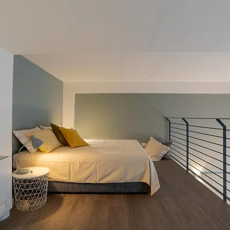 Broletto - By Myhomeincomo شقة *