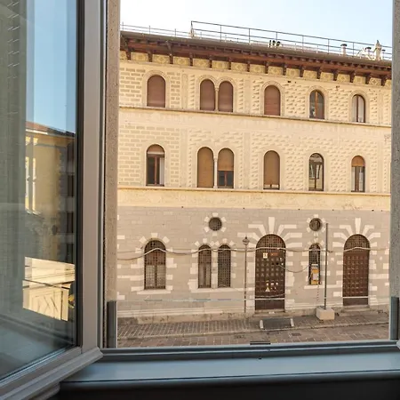 Broletto - By Myhomeincomo شقة