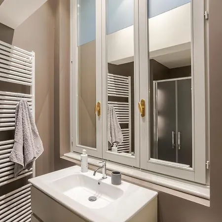 Broletto - By Myhomeincomo Комо