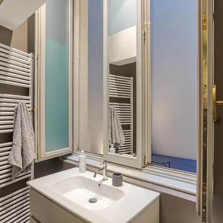 Broletto - By Myhomeincomo